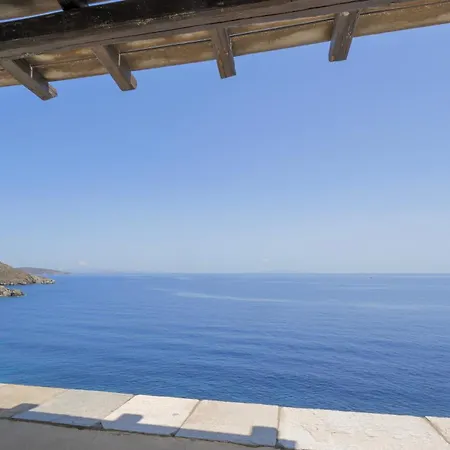 Akti Giannaki Apartment